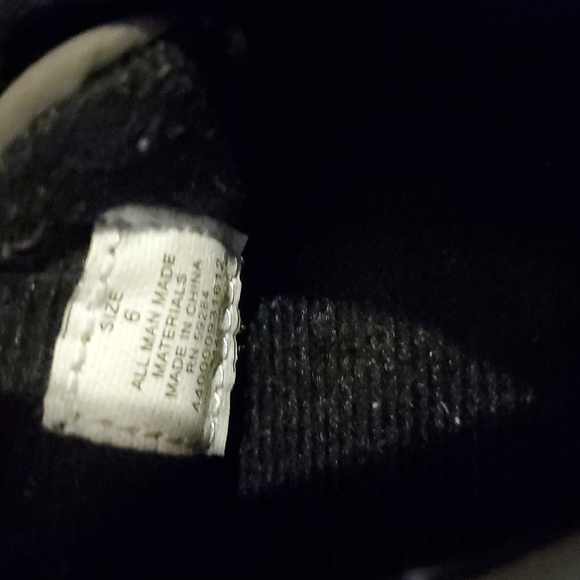 2 Pairs of Toddler Boys Shoes - Size 6 Sneakers - Picture 7 of 7